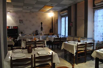 Ξενοδοχείο De Geneve 2*