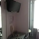 De Geneve Готель